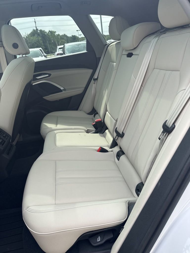 Used 2025 Audi Q5 Premium w/ Convenience Package AWD/4WD image 9