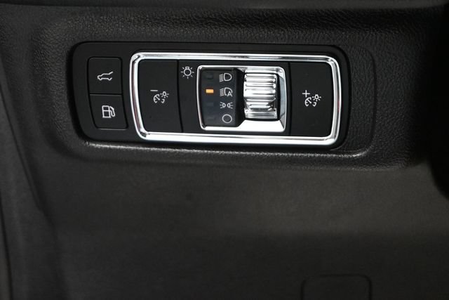 Certified 2025 Lincoln Corsair Grand Touring AWD/4WD image 11