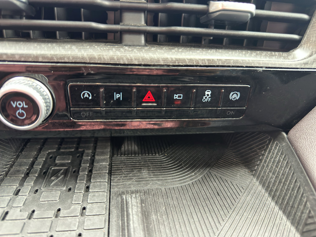 Used 2025 Ford Explorer Platinum AWD/4WD image 21