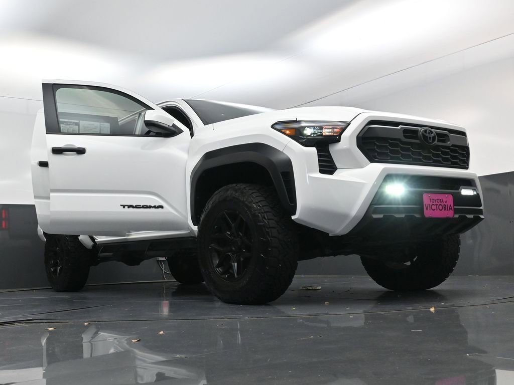 Used 2024 Toyota Tacoma TRD Off-Road AWD/4WD image 25
