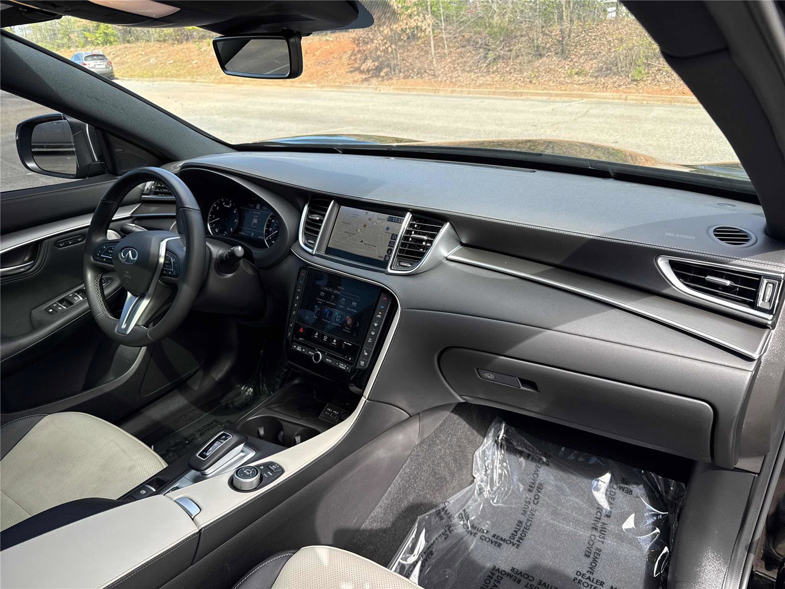 Certified 2025 INFINITI QX55 Essential w/ Accent Package image 28