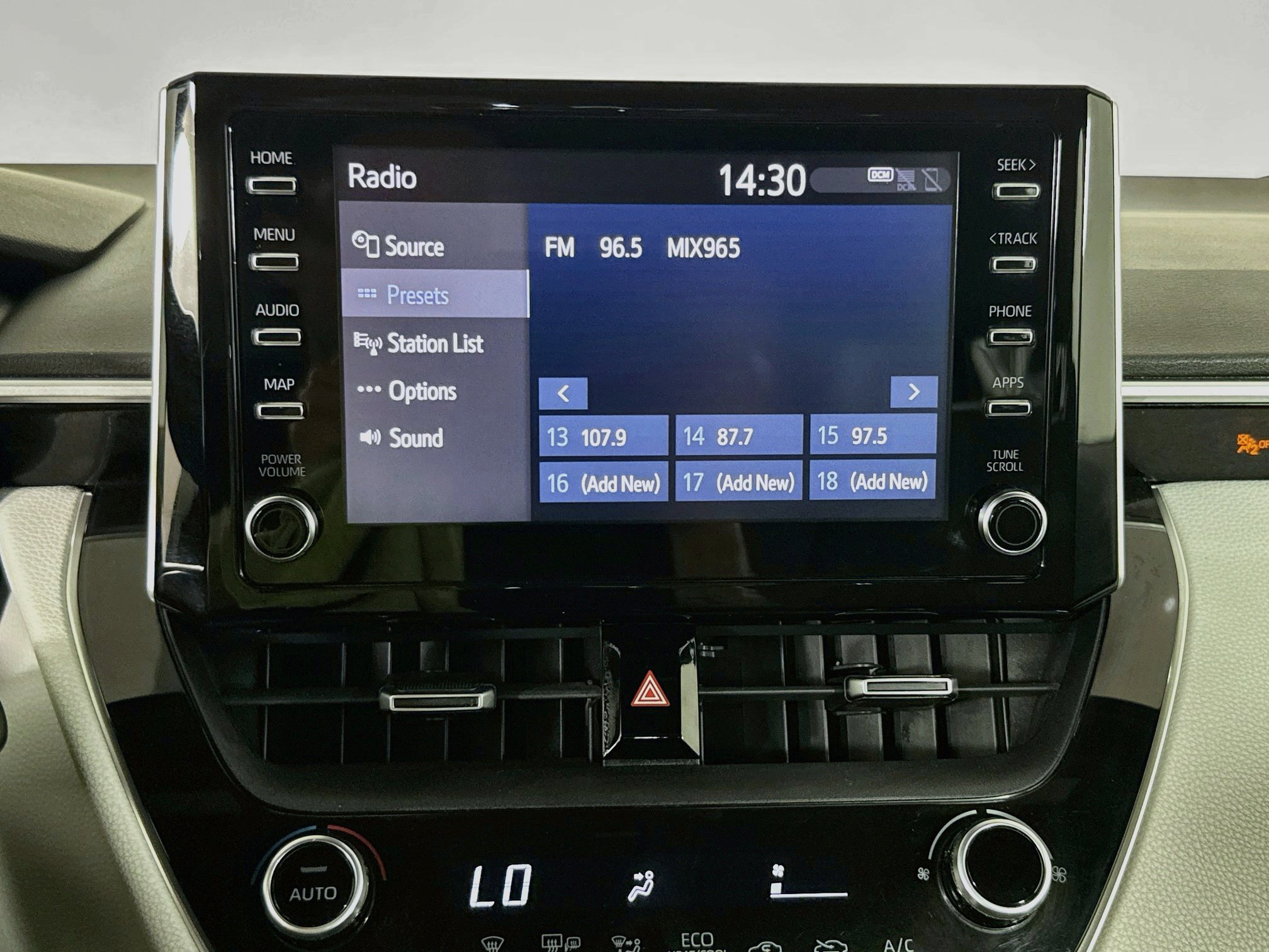 Used 2020 Toyota Corolla SE FWD image 27