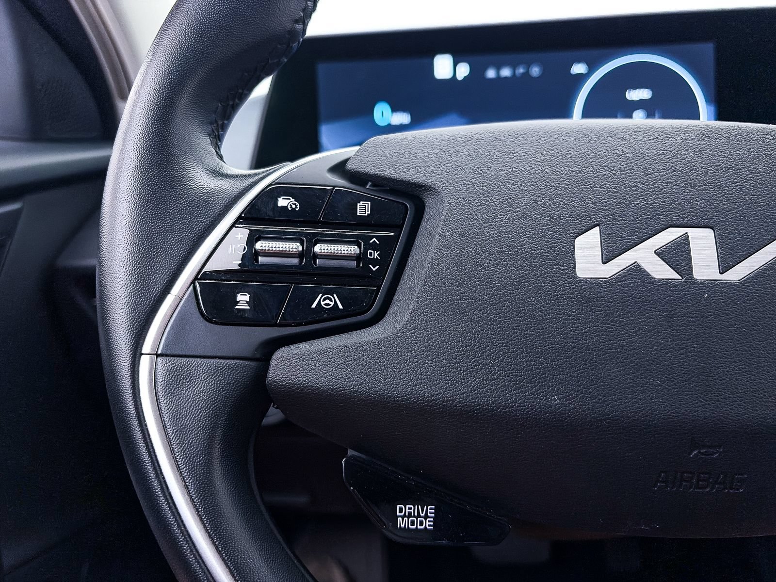 Certified 2022 Kia EV6 Light RWD image 32