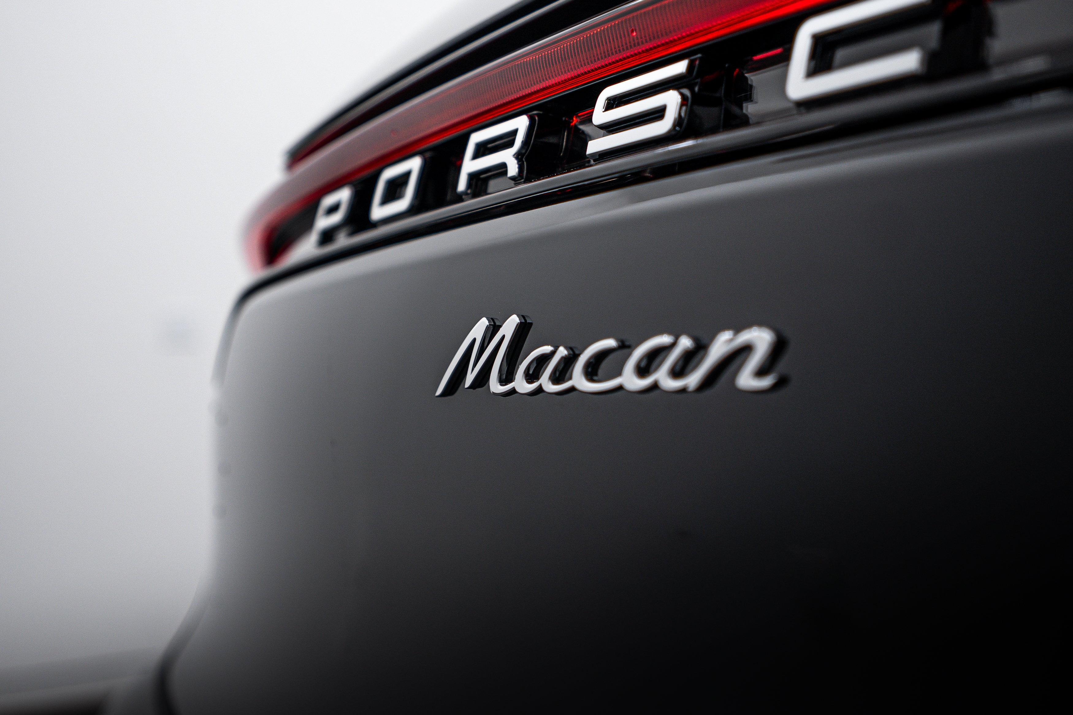 Certified 2026 Porsche Macan AWD/4WD image 27