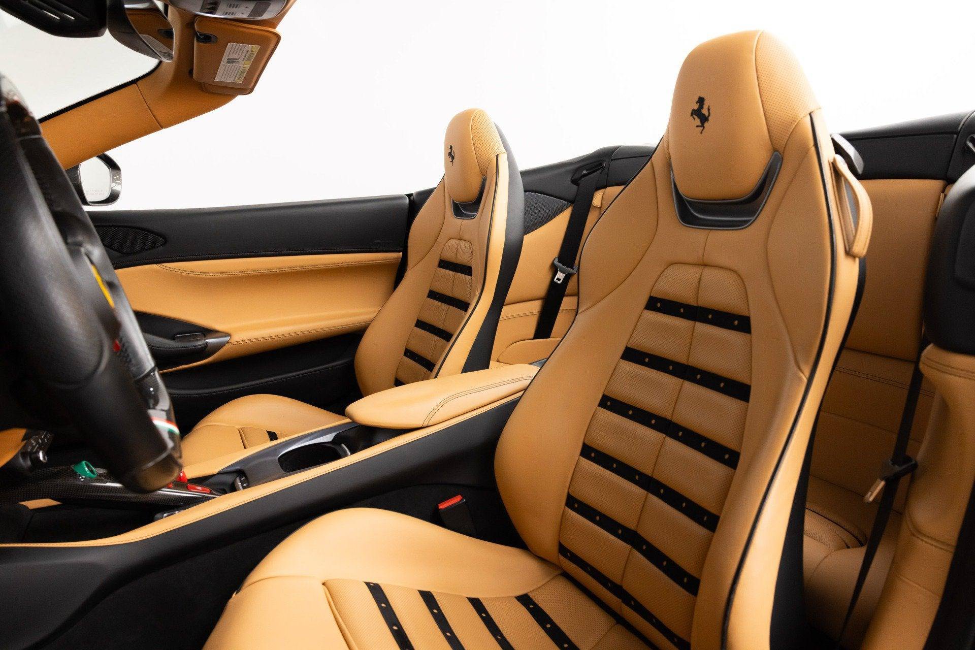 Used 2019 Ferrari Portofino RWD image 3