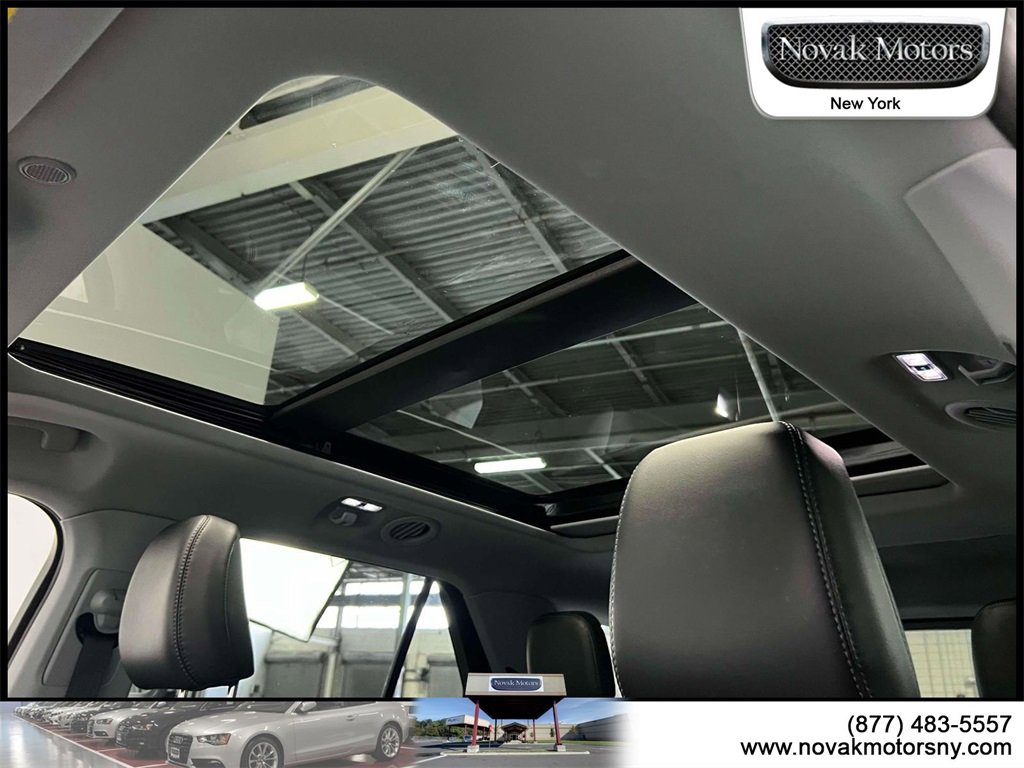 Used 2022 Ford Explorer XLT w/ Equipment Group 202A image 22