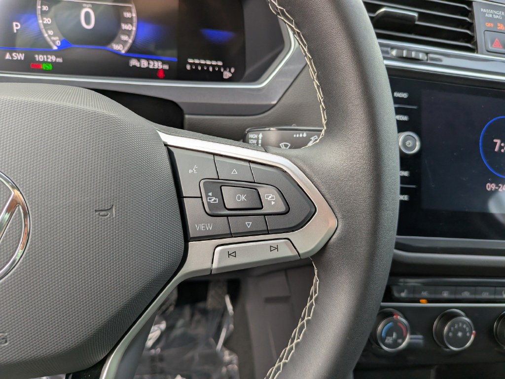 Certified 2024 Volkswagen Tiguan S FWD image 27