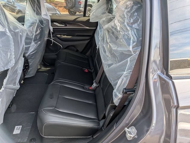 New 2026 Jeep Grand Cherokee Limited AWD/4WD image 13