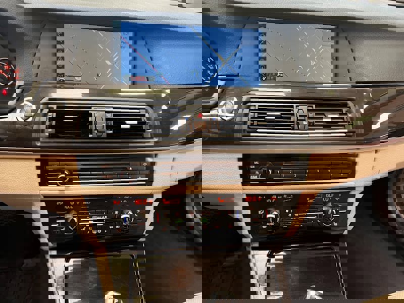 Used 2011 BMW 535i Sedan image 16