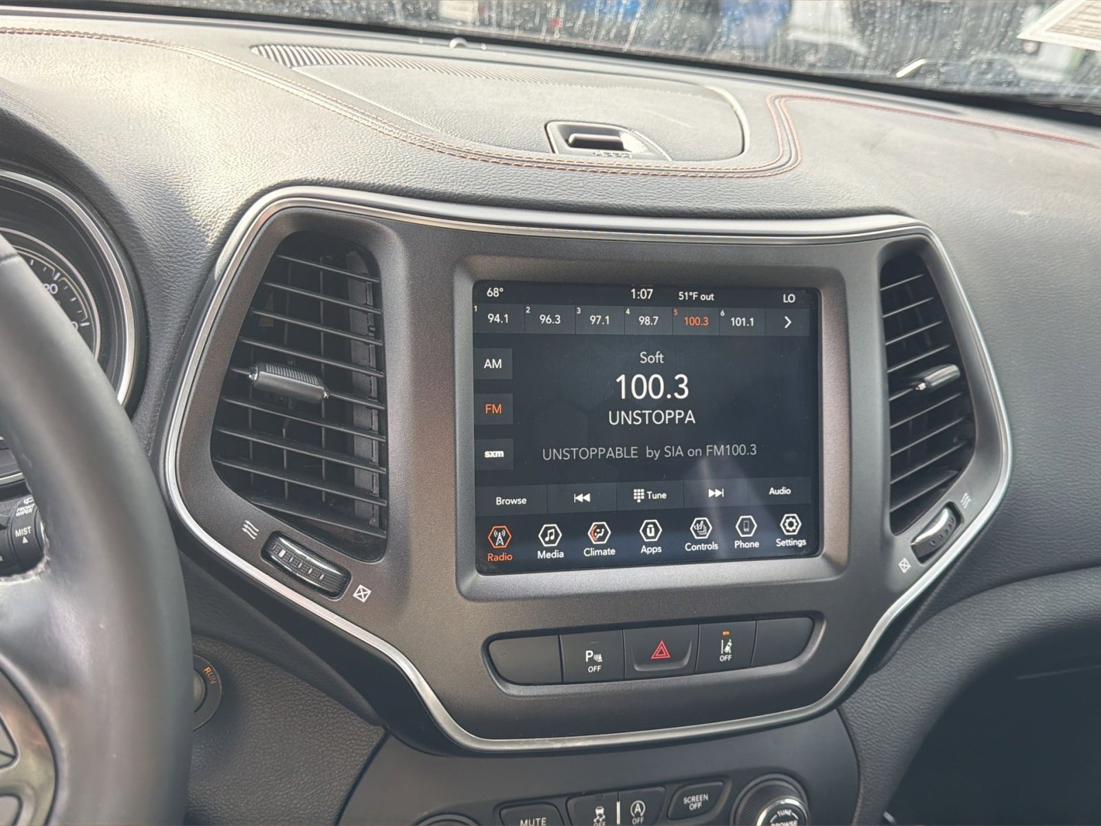 Used 2021 Jeep Cherokee Trailhawk w/ Comfort/Convenience Group image 25