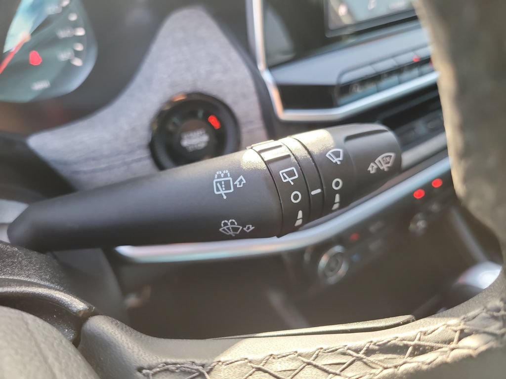 Certified 2025 Jeep Compass Latitude AWD/4WD image 31