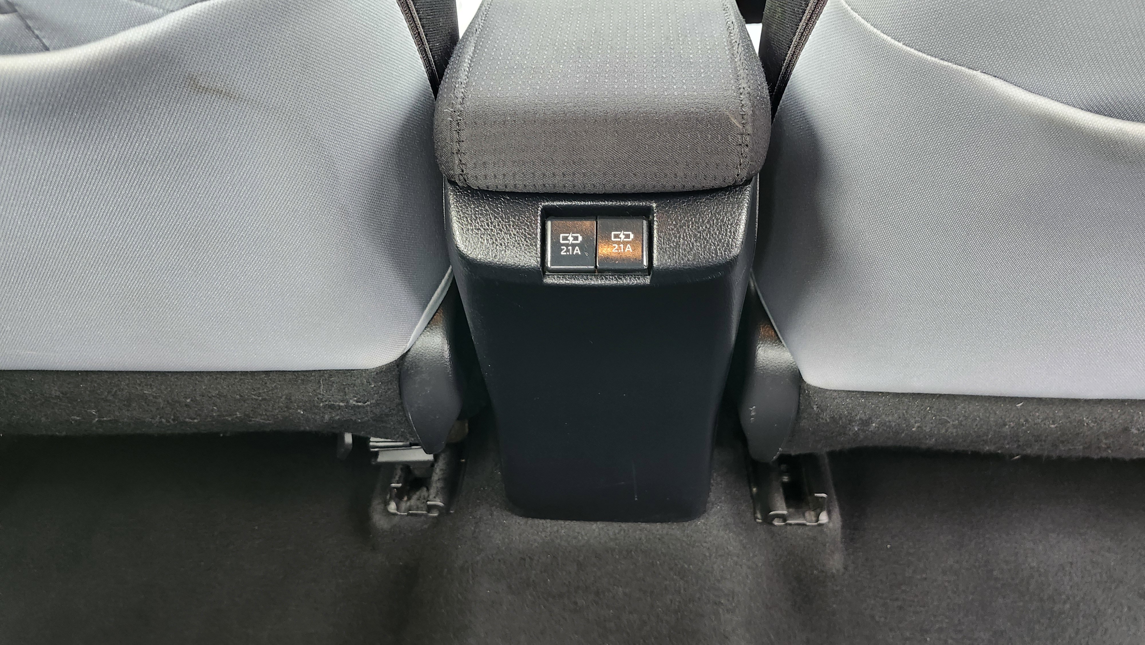 Used 2022 Toyota Prius LE image 21