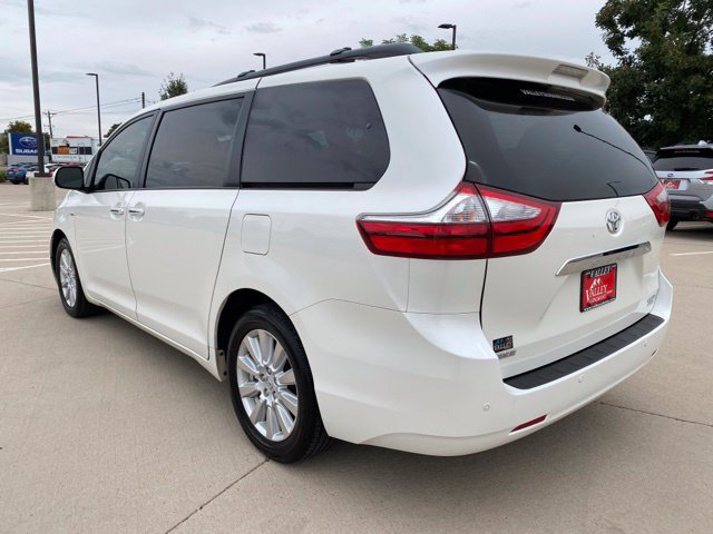 Used 2017 Toyota Sienna Limited Premium AWD/4WD image 3