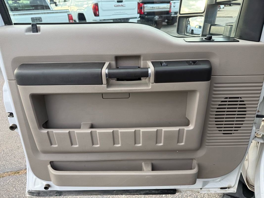Used 2008 Ford F550 4x4 Regular Cab Super Duty image 10