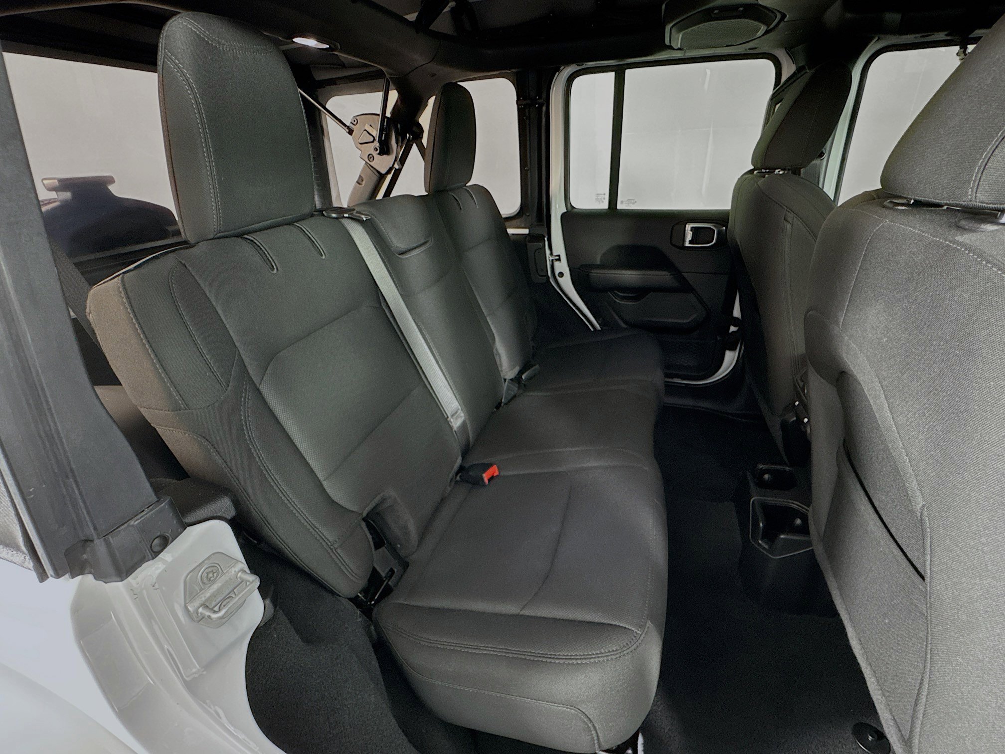 Used 2022 Jeep Wrangler Unlimited Sahara AWD/4WD image 25