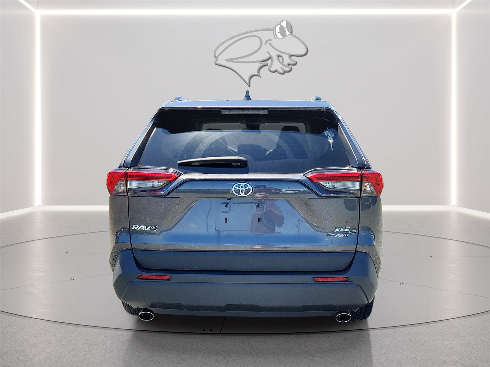 Used 2022 Toyota RAV4 XLE AWD/4WD image 3