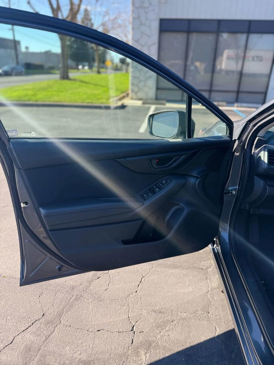 Used 2018 Subaru Impreza 2.0i image 9