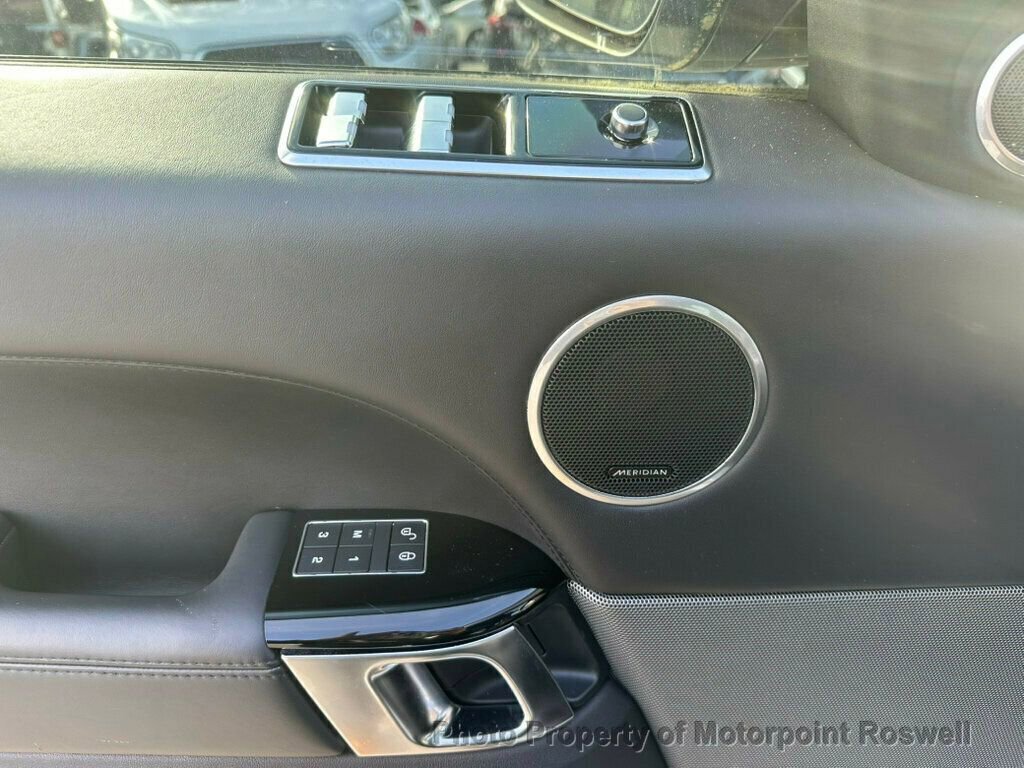 Used 2018 Land Rover Range Rover Sport HSE Dynamic image 12