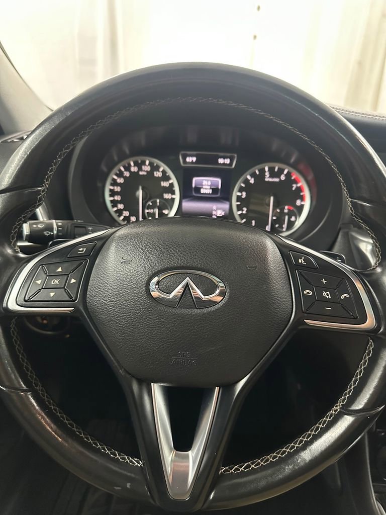 Used 2017 INFINITI QX30 Premium w/ Navigation Package image 17