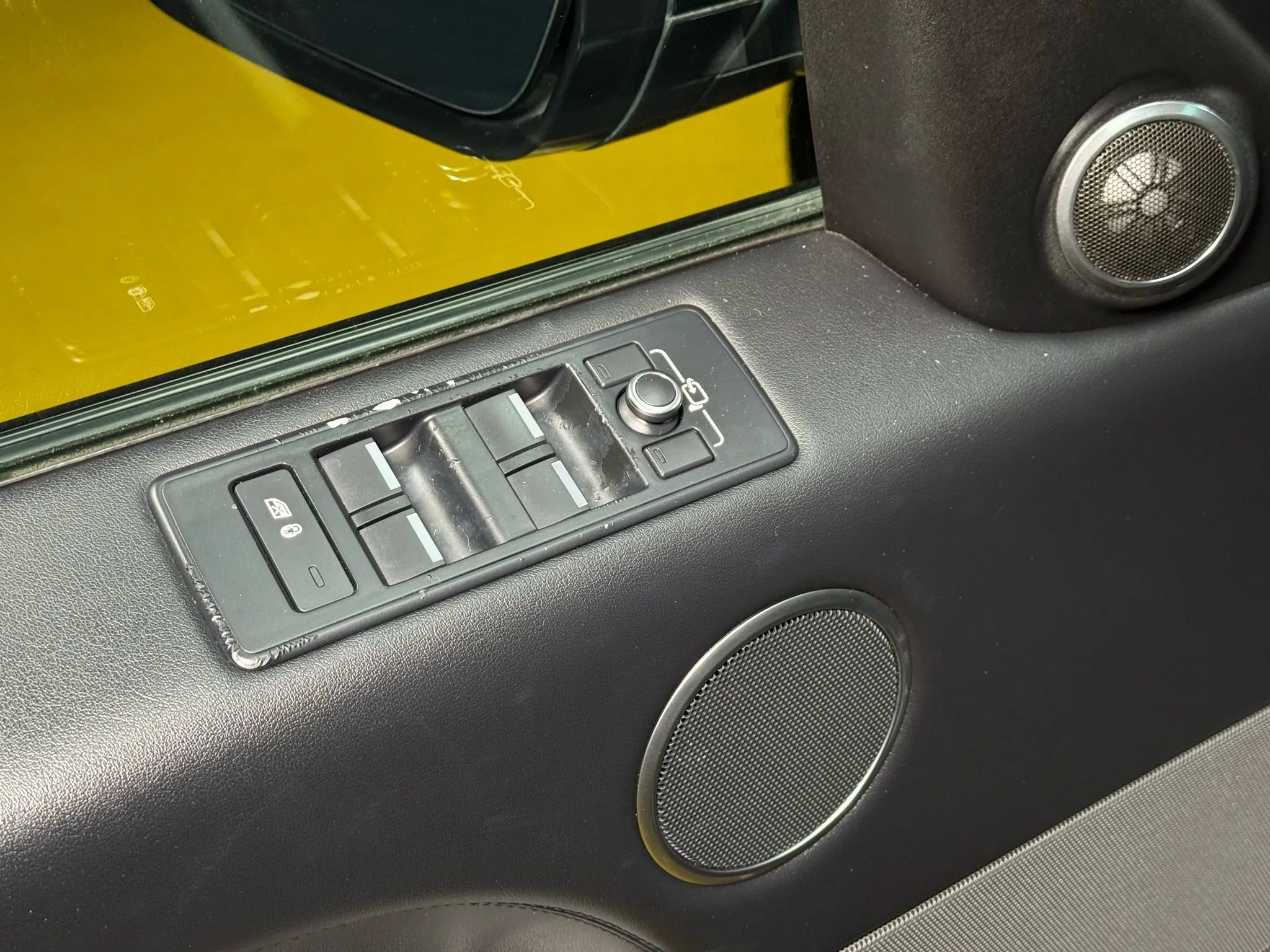 Used 2016 Land Rover Range Rover Sport SE image 37