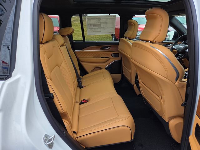 New 2026 Jeep Grand Cherokee Summit image 14