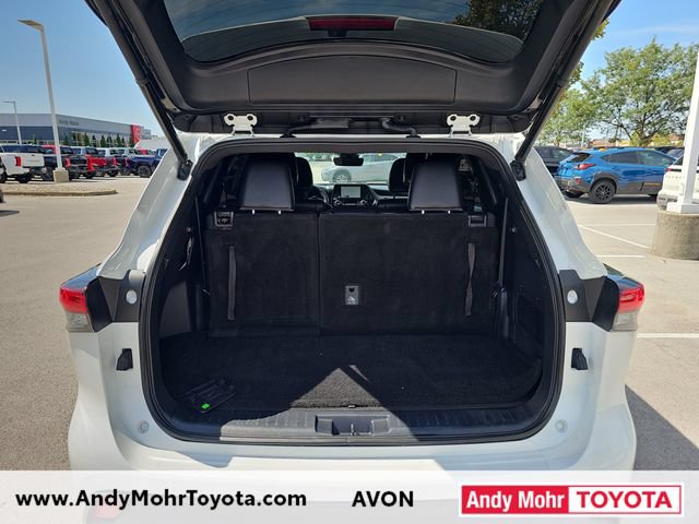 Used 2023 Toyota Highlander XSE FWD image 12