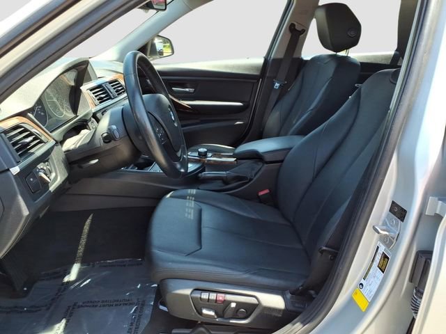 Used 2014 BMW 320i Sedan RWD image 4