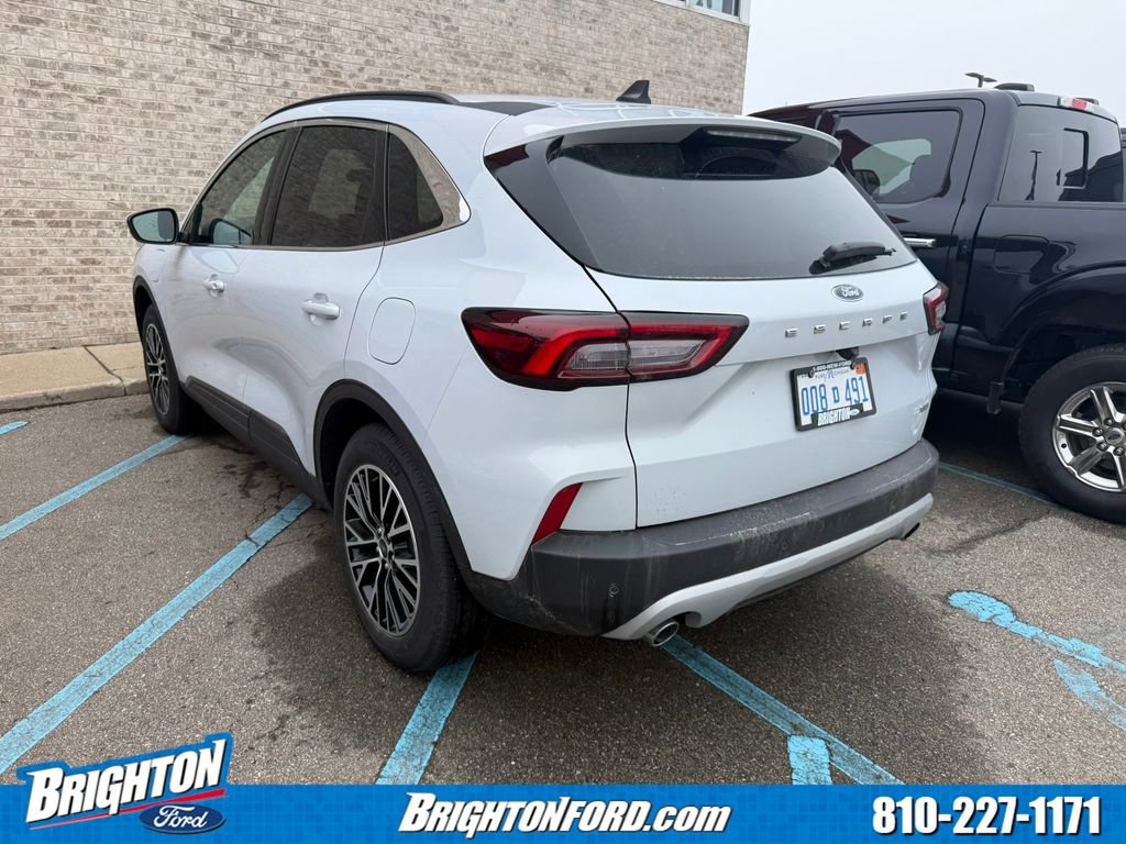 Certified 2025 Ford Escape SE image 6