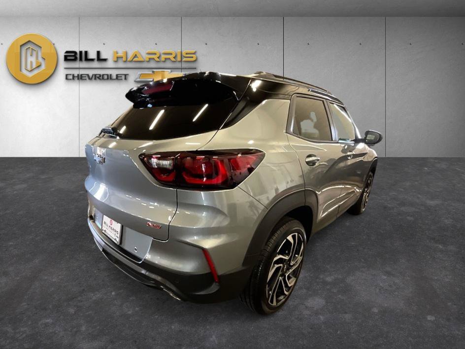Used 2025 Chevrolet TrailBlazer RS w/ Convenience Package AWD/4WD image 2