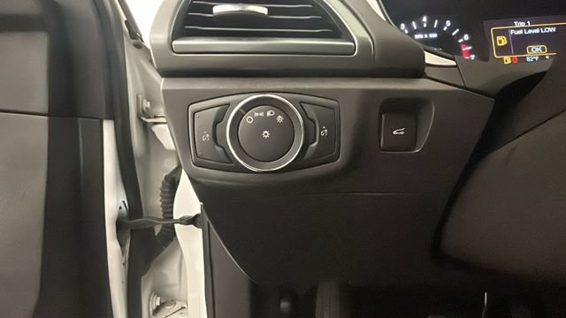 Used 2015 Ford Fusion SE FWD image 18