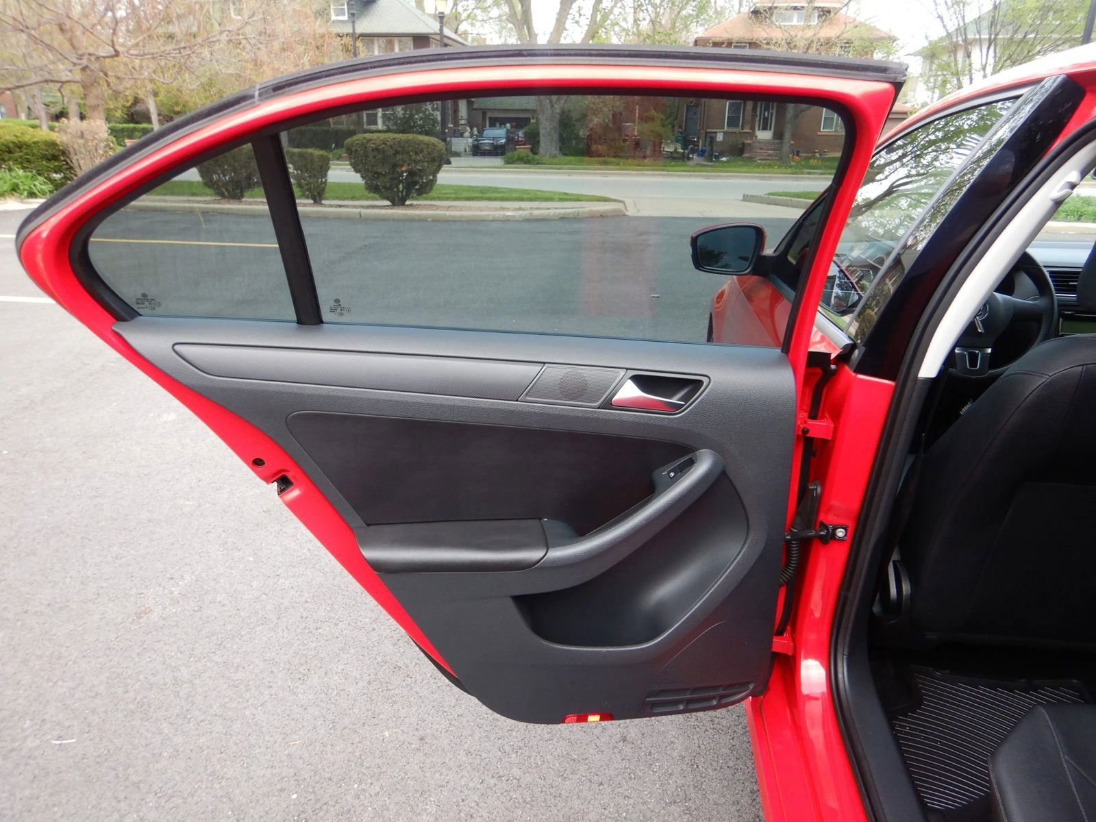 Used 2011 Volkswagen Jetta SE FWD image 15