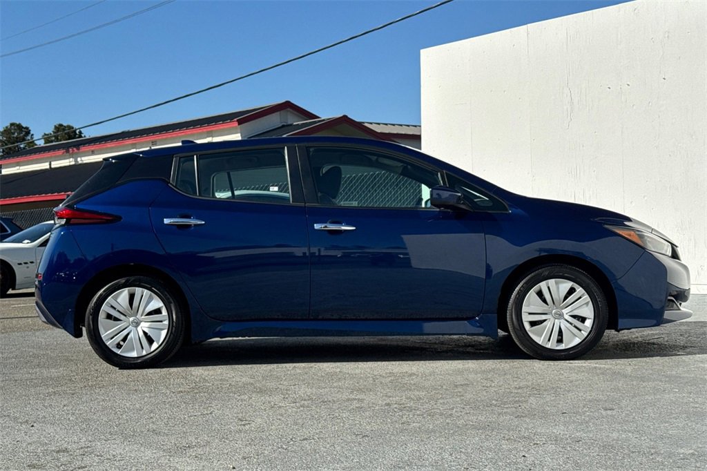 Used 2023 Nissan Leaf S image 3