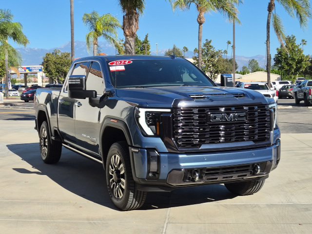 Used 2024 GMC Sierra 2500 Denali Ultimate AWD/4WD image 3