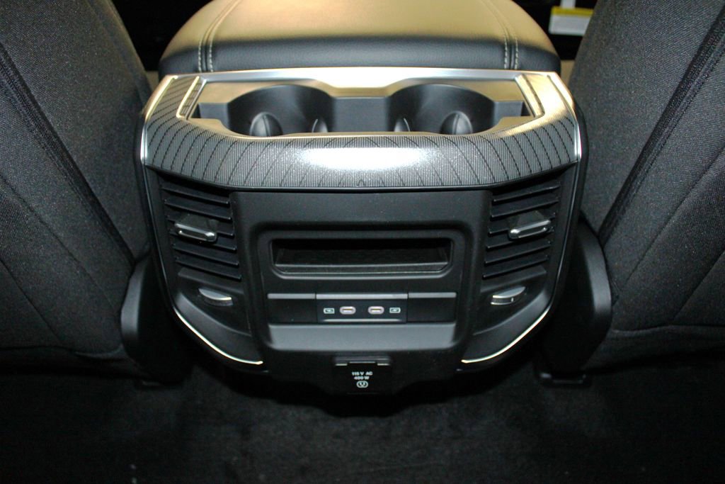 New 2026 RAM 1500 4x4 Crew Cab image 36