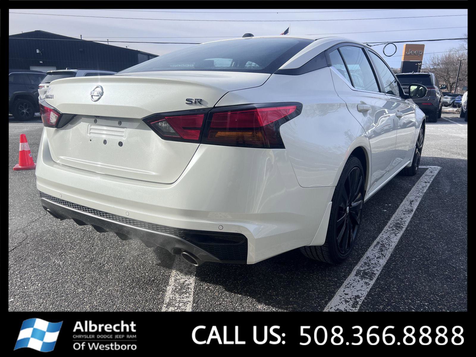 Used 2020 Nissan Altima 2.5 SR w/ Premium Package image 5