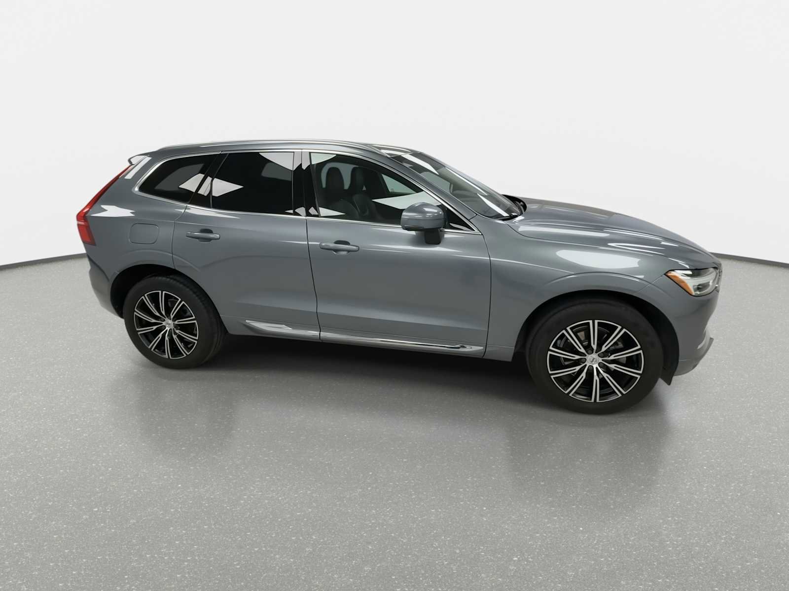 Used 2021 Volvo XC60 T5 Inscription w/ Climate Package image 2