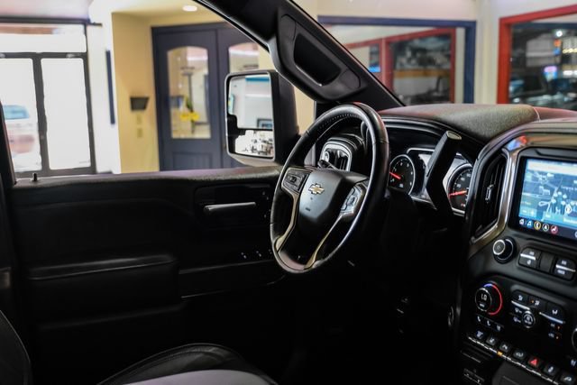 Used 2022 Chevrolet Silverado 3500 High Country w/ Technology Package AWD/4WD image 14