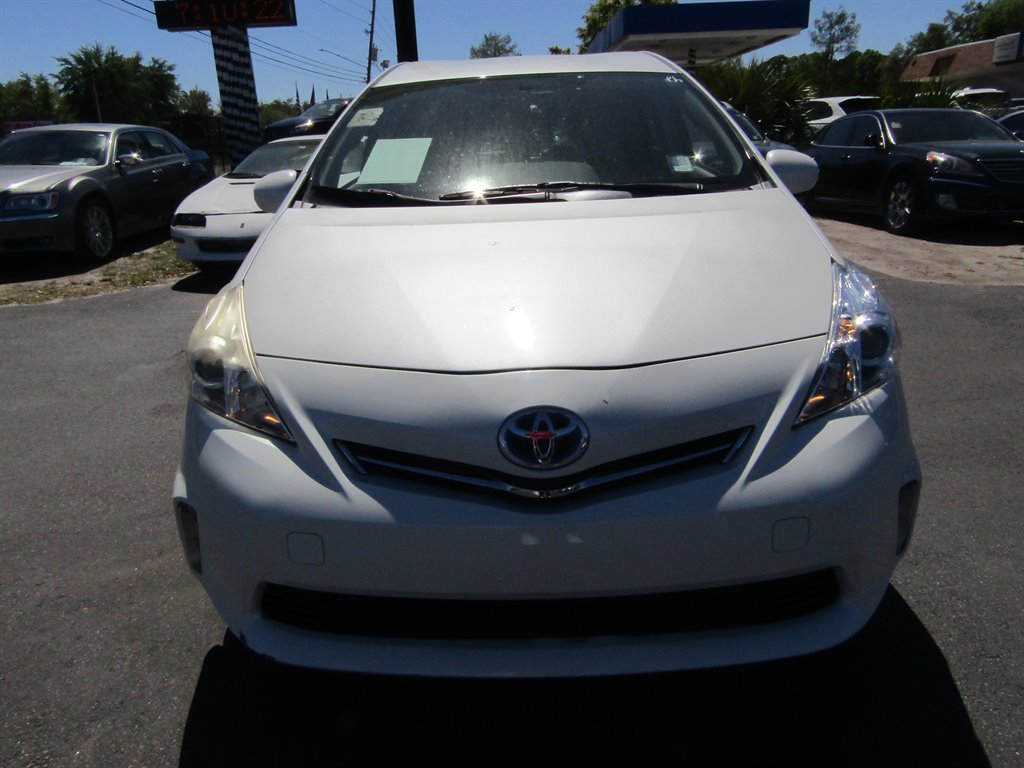 Used 2014 Toyota Prius V Two FWD image 2