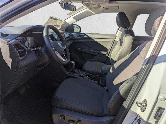 New 2025 Volkswagen Taos SE image 4