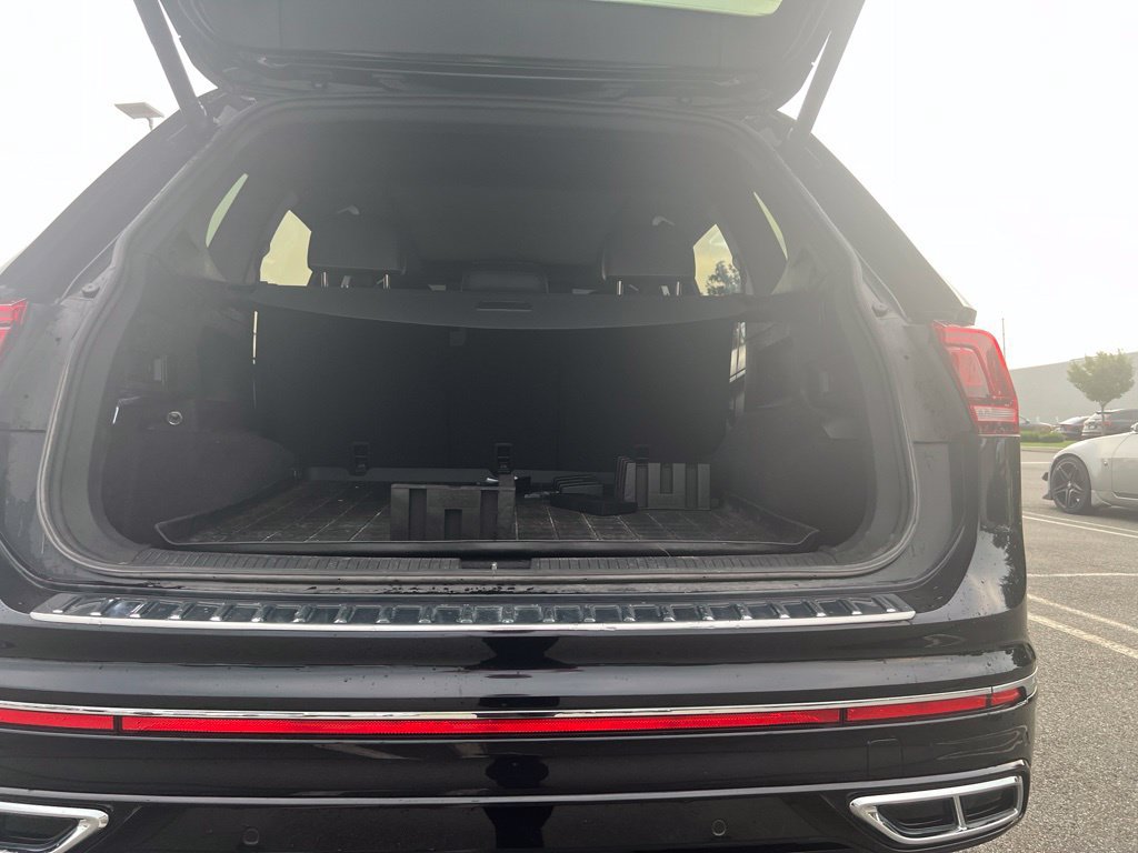 Used 2024 Volkswagen Tiguan SEL R-Line AWD/4WD image 8