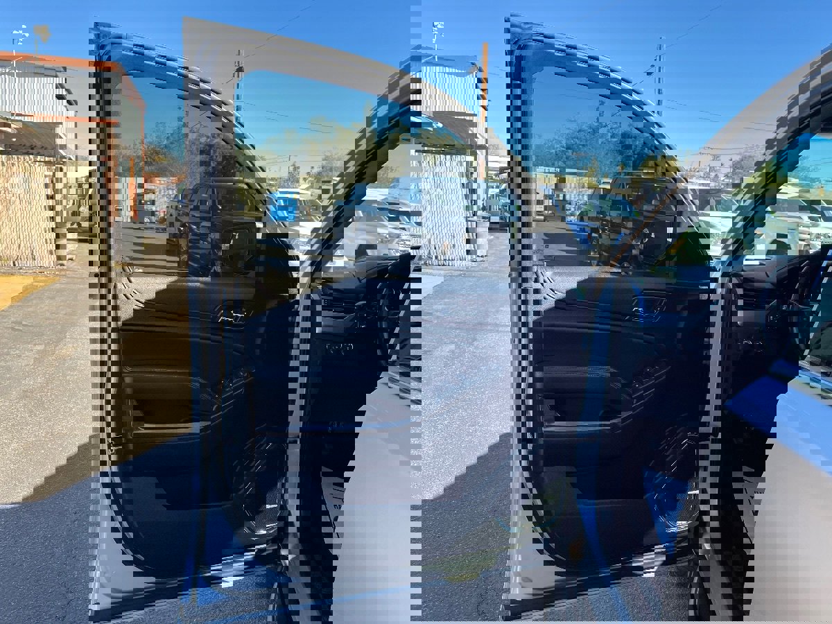 Used 2018 Chevrolet Tahoe LT image 28