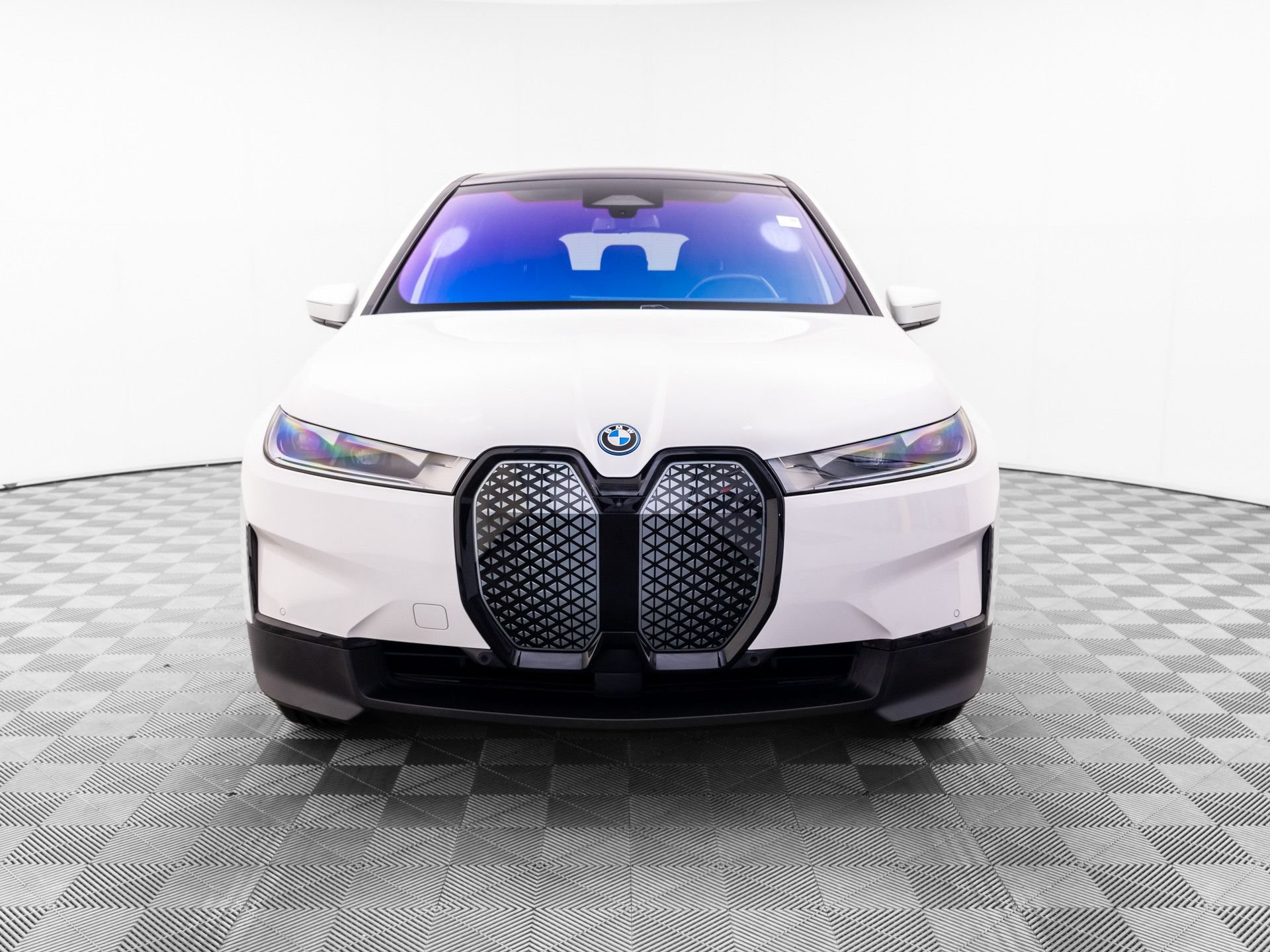 Used 2024 BMW iX xDrive50 w/ Convenience Package AWD/4WD image 8
