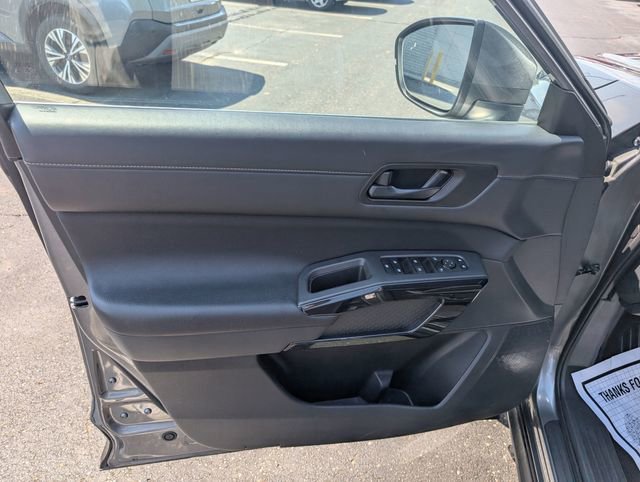 Certified 2025 Nissan Pathfinder SV AWD/4WD image 14