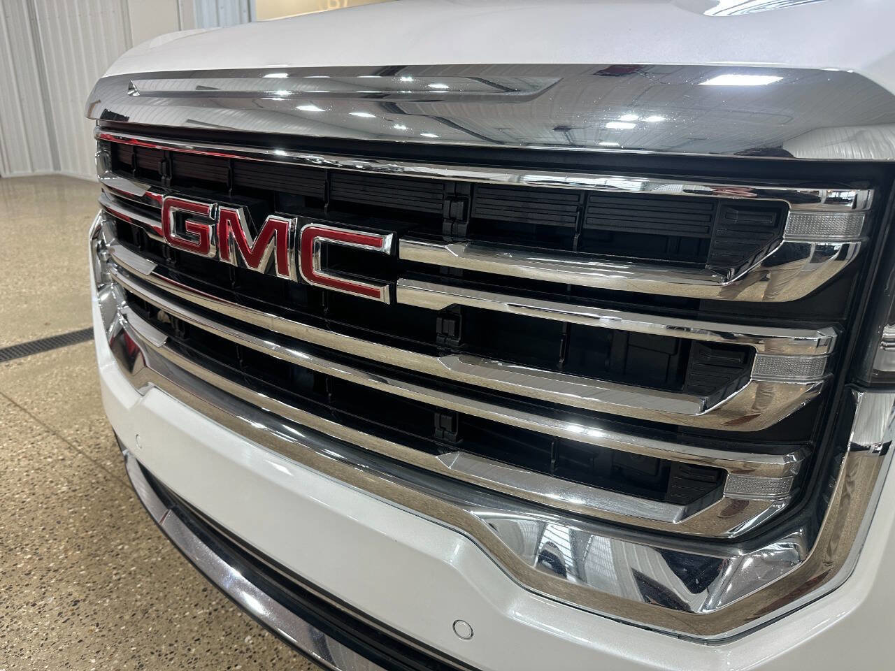 Used 2021 GMC Acadia SLT image 3