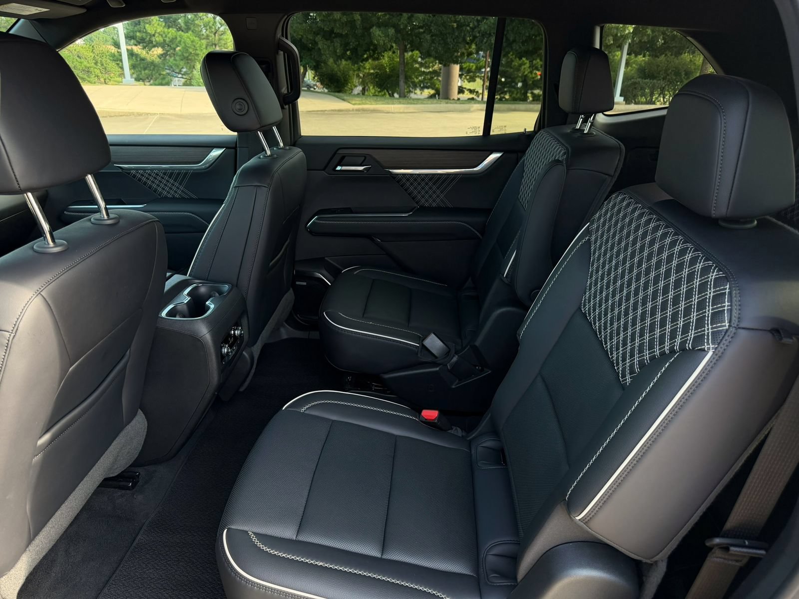 Used 2024 GMC Acadia Denali w/ Super Cruise Package FWD image 26
