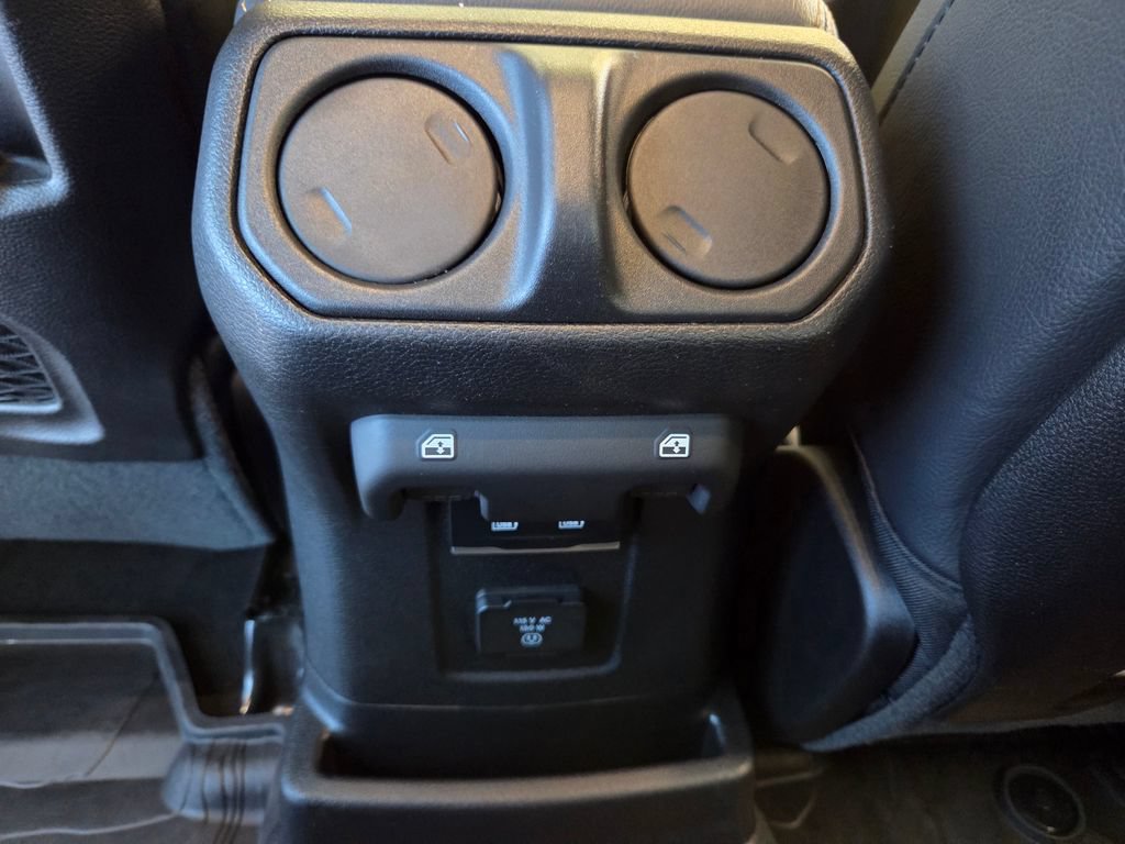 Used 2024 Jeep Wrangler Unlimited Sahara w/ Technology Group AWD/4WD image 38