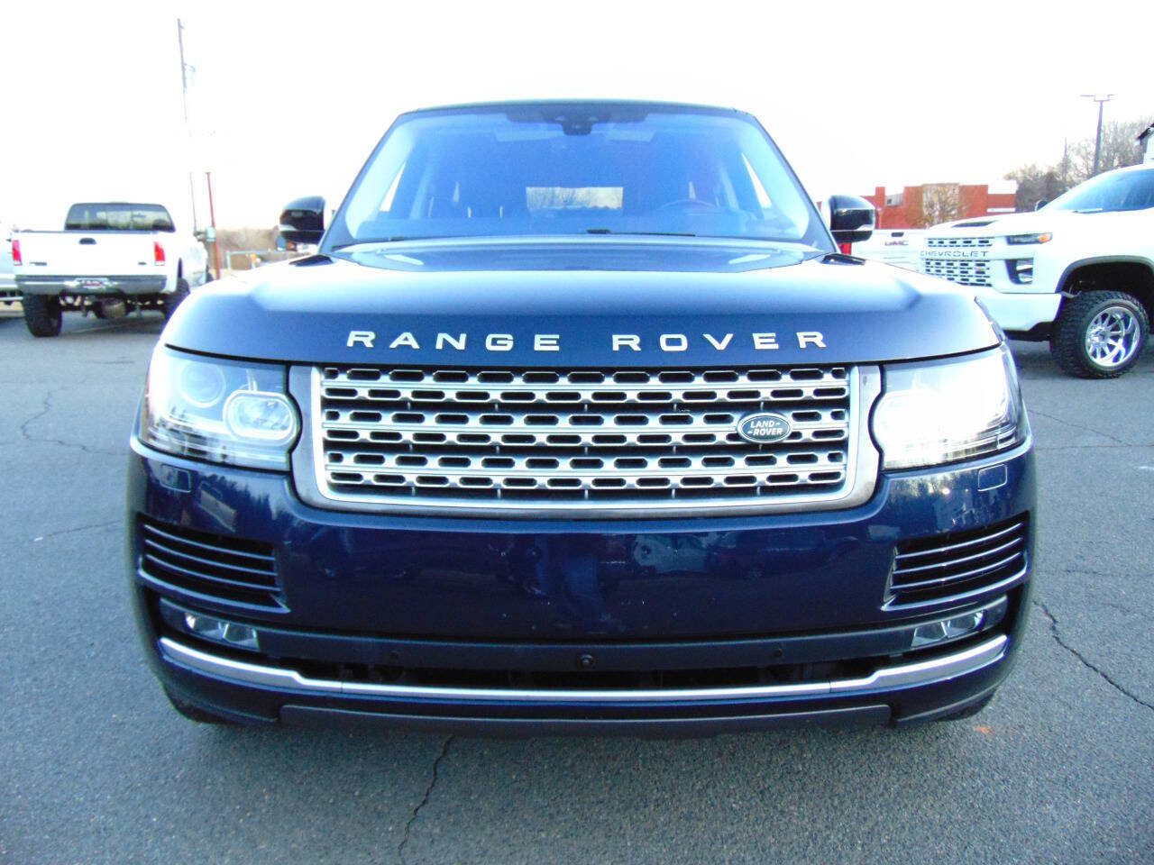 Used 2017 Land Rover Range Rover HSE image 3