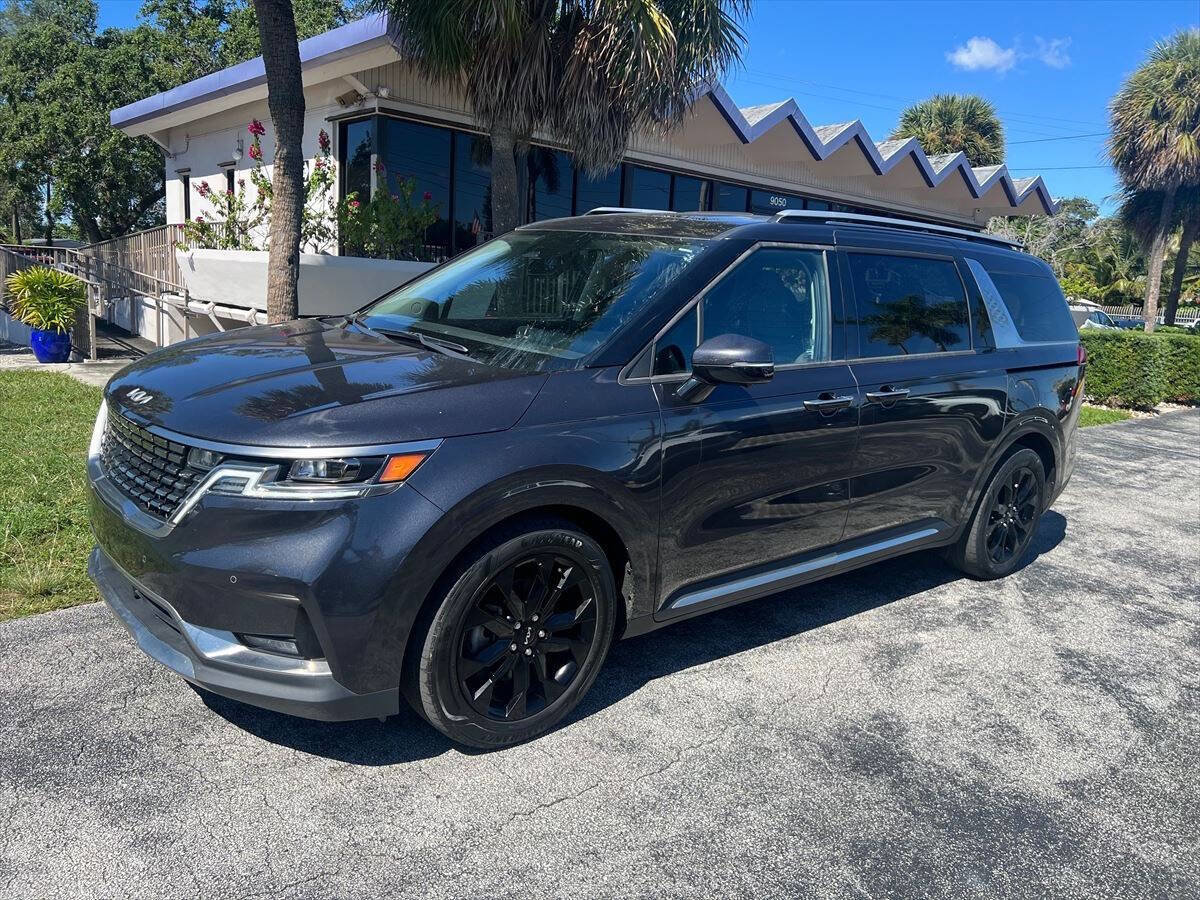 Used 2023 Kia Carnival SX Prestige FWD image 2