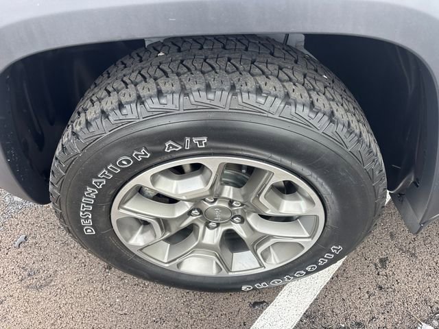 Used 2022 Jeep Cherokee Trailhawk image 35