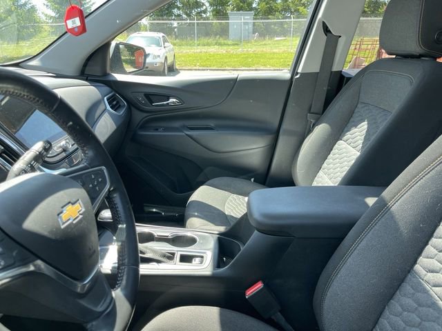 Used 2019 Chevrolet Equinox LT w/ Sun & Navigation Package FWD image 4